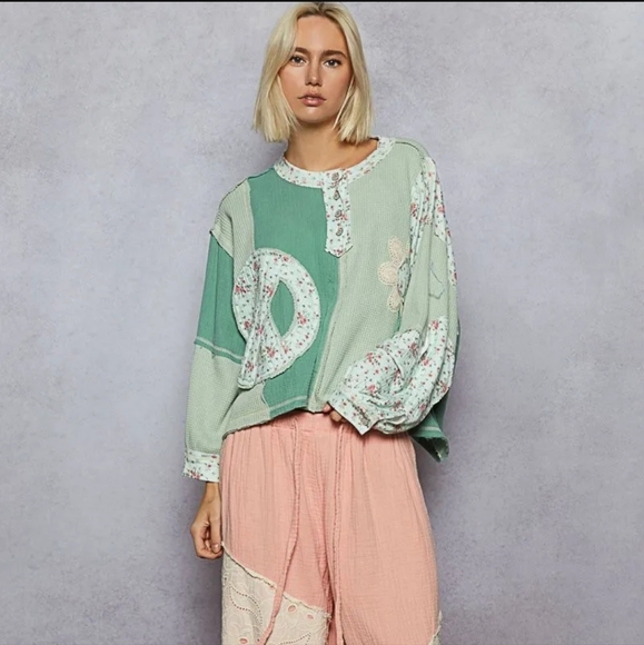 NWOT POL Boho Floral Peace Patchwork Mint Green Thermal Colorblock Top Oversized - Picture 2 of 5
